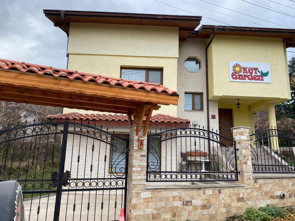 Kot Garden Guest House ساباريفا بانيا المظهر الخارجي الصورة