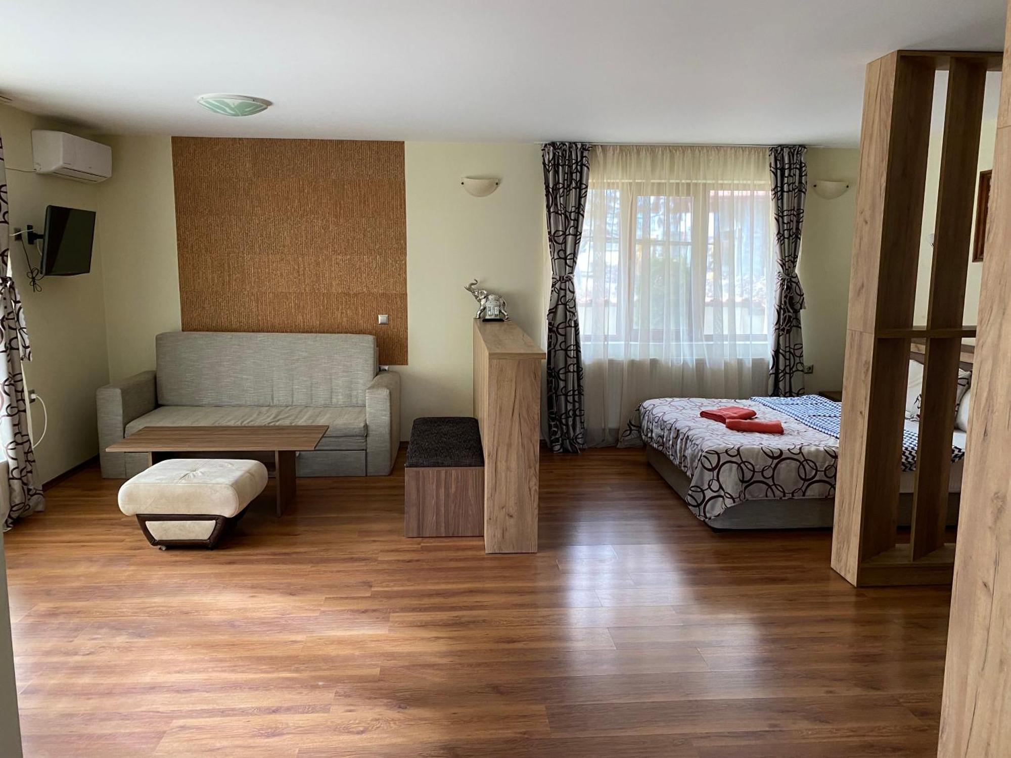Kot Garden Guest House ساباريفا بانيا المظهر الخارجي الصورة