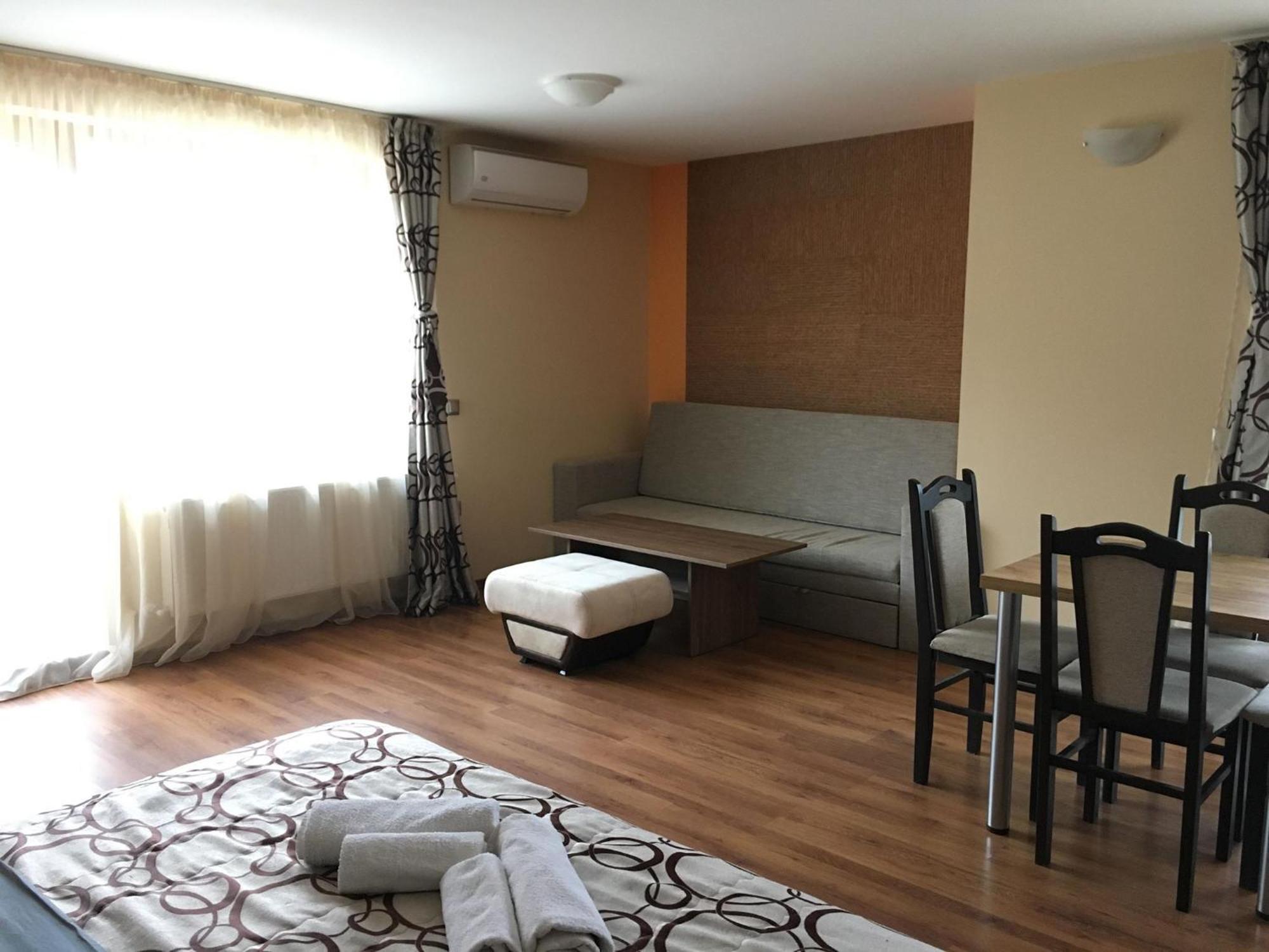 Kot Garden Guest House ساباريفا بانيا المظهر الخارجي الصورة
